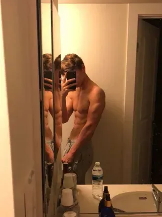 Aaron D. (@aaronjockbi) OnlyFans profile photo