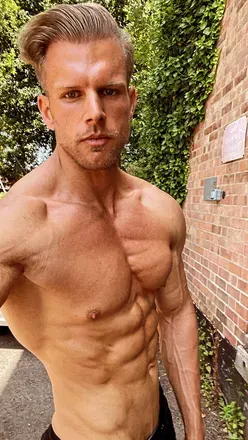 Alexander Steel (@alexandersteelxxx) OnlyFans profile photo