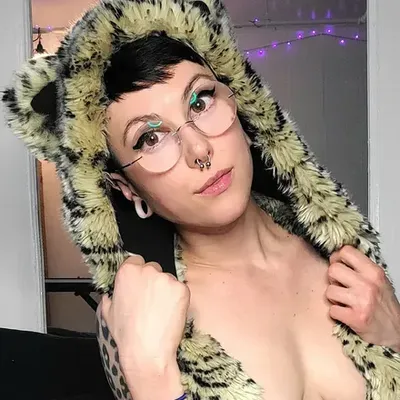 Lady Doom (@alienpixiekitty) OnlyFans profile photo