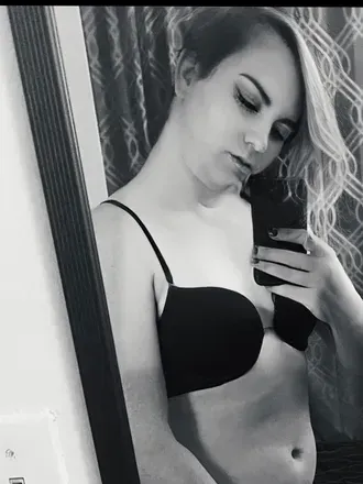 April (@april.switches) OnlyFans profile photo