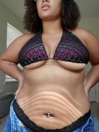 April (@aprilxshowers) OnlyFans profile photo