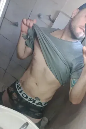 Ariel Flores (@ariel_f_ok) OnlyFans profile photo