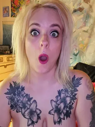 Rylie (@atomikblondeee) OnlyFans profile photo