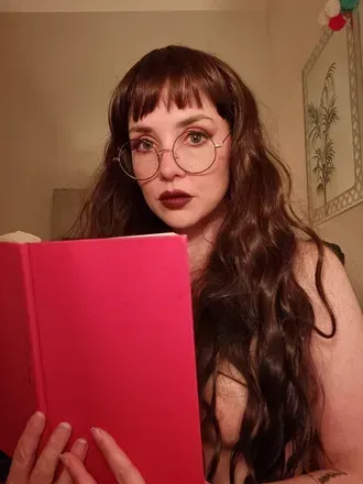 Anita Booker (@bad_lil_librarian) OnlyFans profile photo