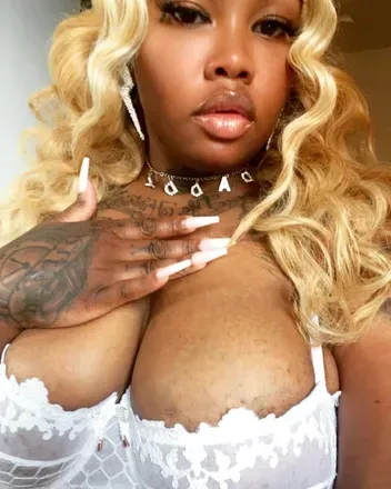 Bambi Knowles (@bambiknowles) OnlyFans profile photo