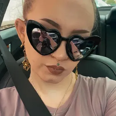 Lizzie b (@bathorybaby) OnlyFans profile photo