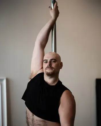 BiBearVersSwitch (@bibearmuscle) OnlyFans profile photo