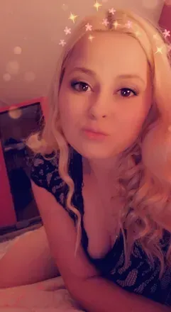 Kelsey (@blondebabe10) OnlyFans profile photo