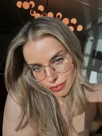 Bobbie Lavender (@bobbielavender) OnlyFans profile photo