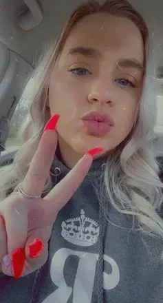 Bri (@breezybaby2742) OnlyFans profile photo