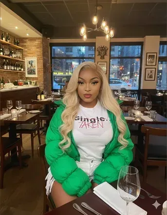 Alwande (@bustylwa) OnlyFans profile photo