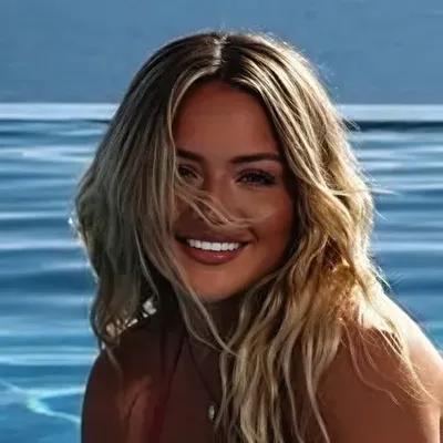 Chloe (@bychloexo) OnlyFans profile photo