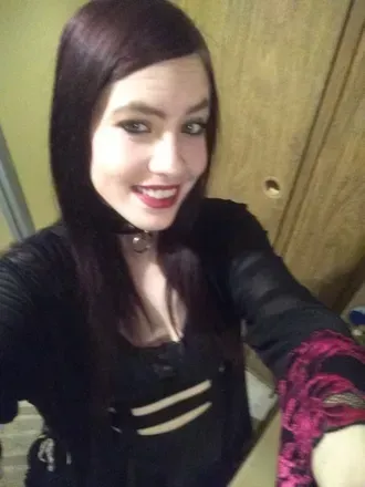 Cecelia Ruch (@c420disturbed27) OnlyFans profile photo