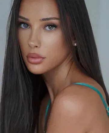 Carlotta (@carlotta.bnk) OnlyFans profile photo