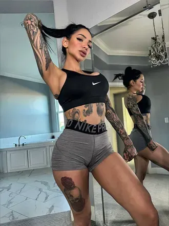 Cassie Curses (@cassiecurses) OnlyFans profile photo