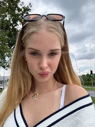 Celine Ren (@celinexren) OnlyFans profile photo
