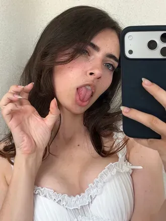 Chloé (@chloemarini) OnlyFans profile photo