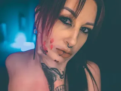 Courtney Crimson (@courtneycrimson666) OnlyFans profile photo