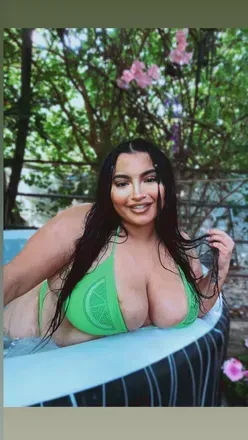 XoCurvybee (@curvybaybee13) OnlyFans profile photo