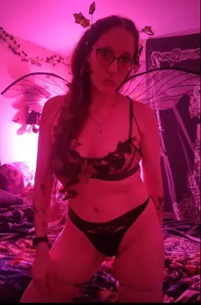 Arabella (@deadlyxdollx) OnlyFans profile photo