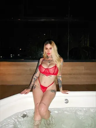 Doce (@docefreely) OnlyFans profile photo