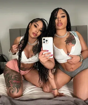 DoubleDoseTwins (@doubledosetwinsxxx) OnlyFans profile photo