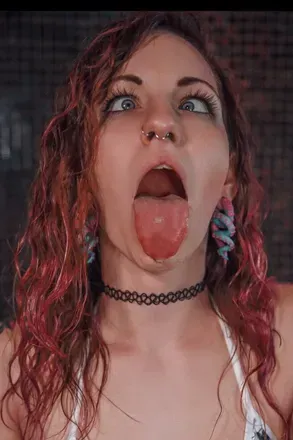 Ember Noel (@emberbitesback) OnlyFans profile photo