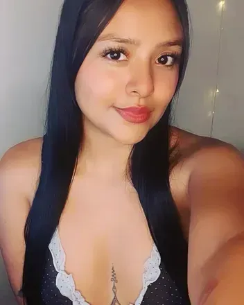 Daniella (@emily_daniella) OnlyFans profile photo