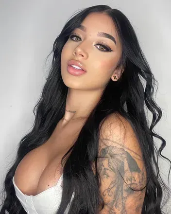 Esmeralda (@esmeraldamodel) OnlyFans profile photo