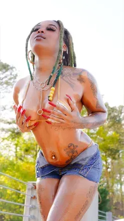 Foxx s Den (@feeningforfoxx) OnlyFans profile photo