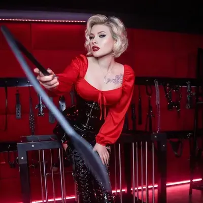 Lady Ines (@femdomental) OnlyFans profile photo