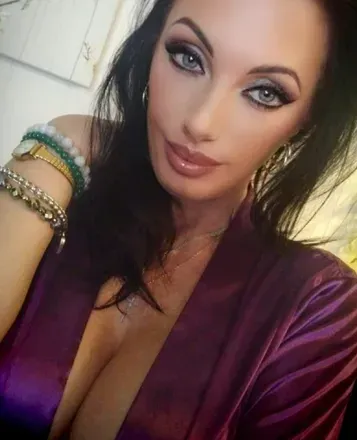 Sandra Sayer (@glamourgirlsonlyfans) OnlyFans profile photo