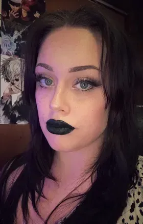Cel (@gothgirlfriendx) OnlyFans profile photo