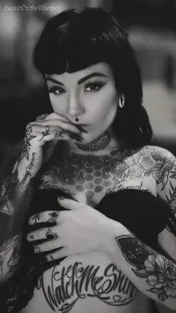Hex Hellflower (@hexhellflower_free) OnlyFans profile photo