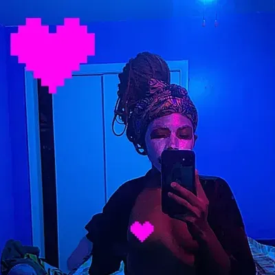 Miss Honey (@honeycoatedkissesxo) OnlyFans profile photo