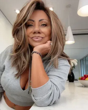 Queen Tots (@hottotrottots) OnlyFans profile photo