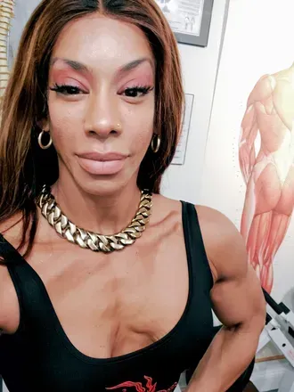 Maddy (@ifbbpromadelenefonseca) OnlyFans profile photo