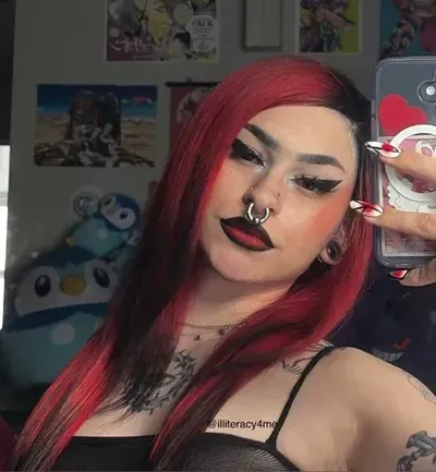 Alice (@illiteracy4me) OnlyFans profile photo