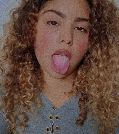 Isa (@isa2215) OnlyFans profile photo