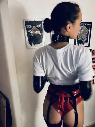 Isabella (@isabelladeville) OnlyFans profile photo