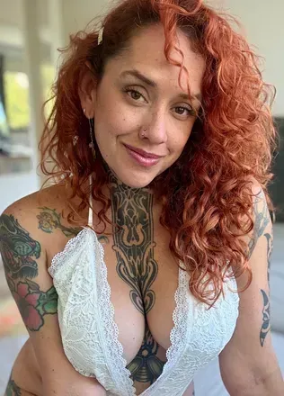 @isarizada OnlyFans profile photo
