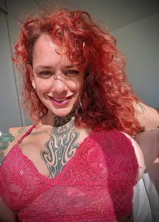 Isarizada (@isarizadafree) OnlyFans profile photo