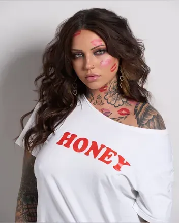Sylina (@itssylina) OnlyFans profile photo