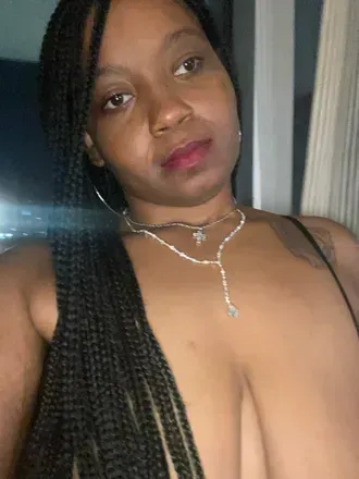 Crimson Ivy (@ivy_crimson) OnlyFans profile photo