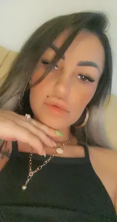 Izza (@izabell123) OnlyFans profile photo