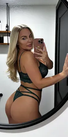 Jenna B (@jenna-uncensored) OnlyFans profile photo