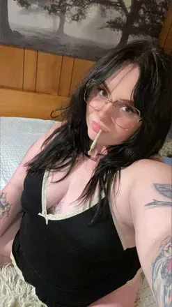 Molly Cool (@kenziemos) OnlyFans profile photo