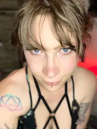Inkedstoner (@kittytoy710) OnlyFans profile photo