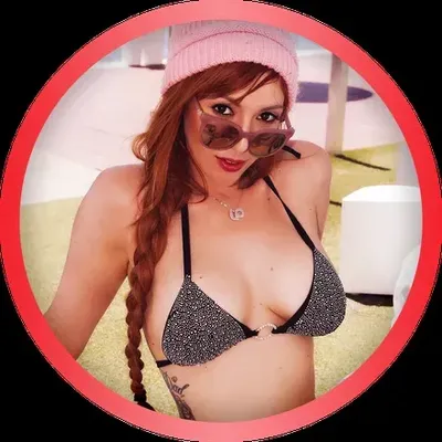 Lauren Phillips (@laurenfillsup) OnlyFans profile photo