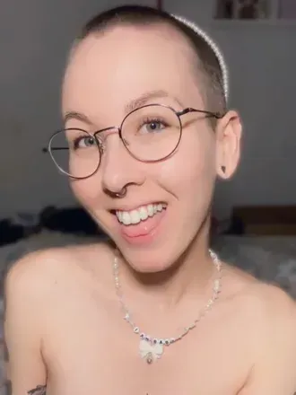 Linda (@lilikiss) OnlyFans profile photo